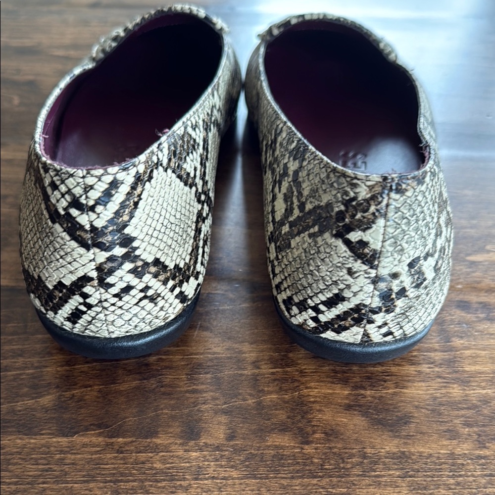 Aerosoles Women's Brielle Snakeskin Print Flats Size 10.5 - Picture 4 of 7